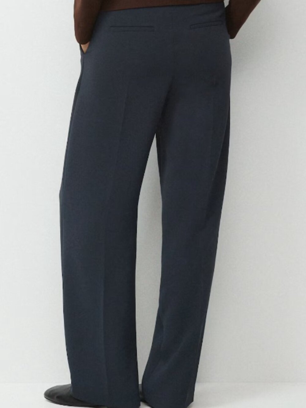 Aritzia The Effortless Pant Crepette Black Wide Leg 6 Short